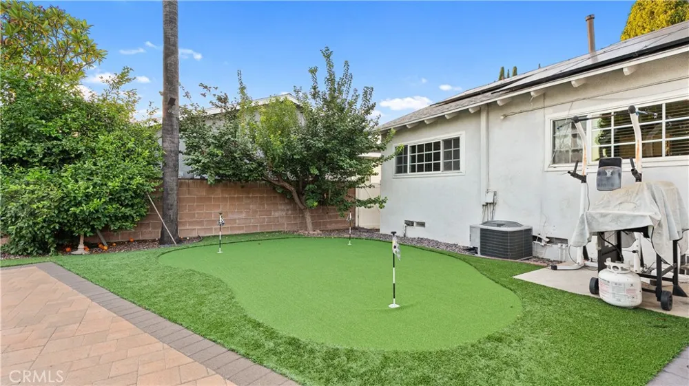 18600 Knapp Street Northridge, CA 91324