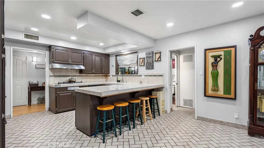 18600 Knapp Street Northridge, CA 91324