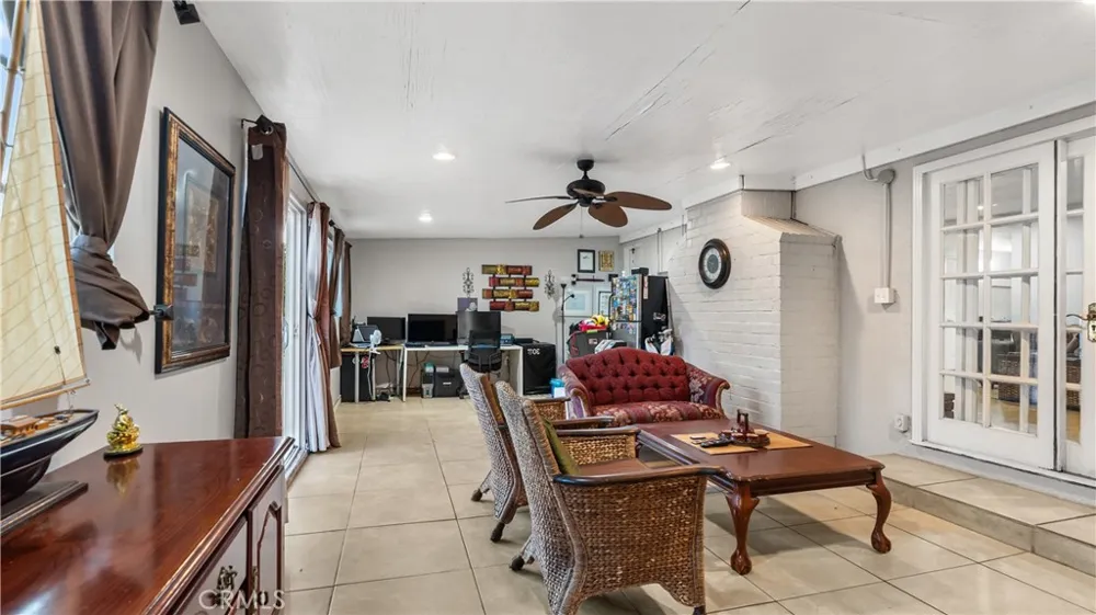 18600 Knapp Street Northridge, CA 91324