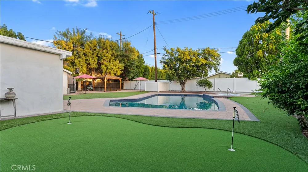 18600 Knapp Street Northridge, CA 91324
