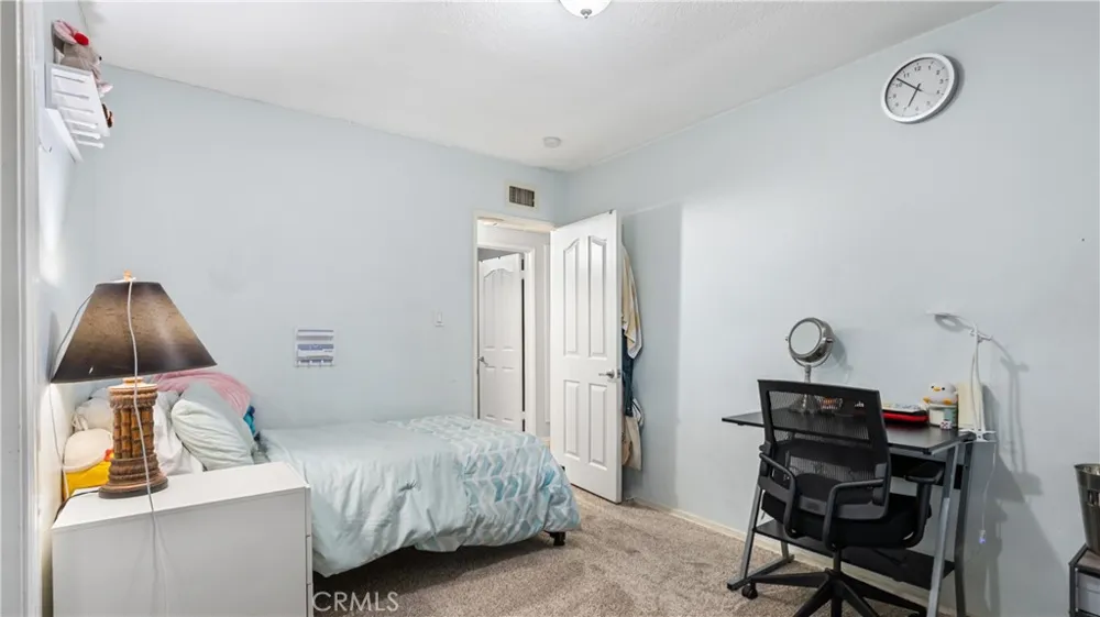 18600 Knapp Street Northridge, CA 91324