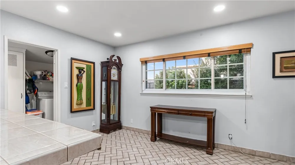 18600 Knapp Street Northridge, CA 91324