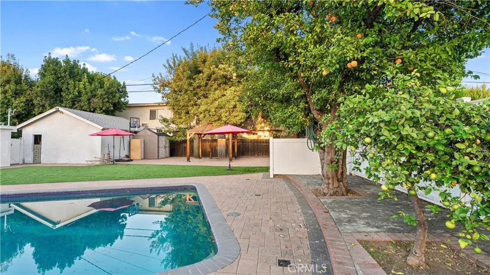 18600 Knapp Street Northridge, CA 91324