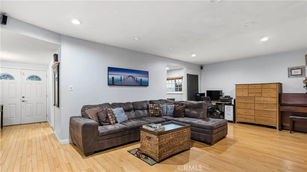 18600 Knapp Street Northridge, CA 91324