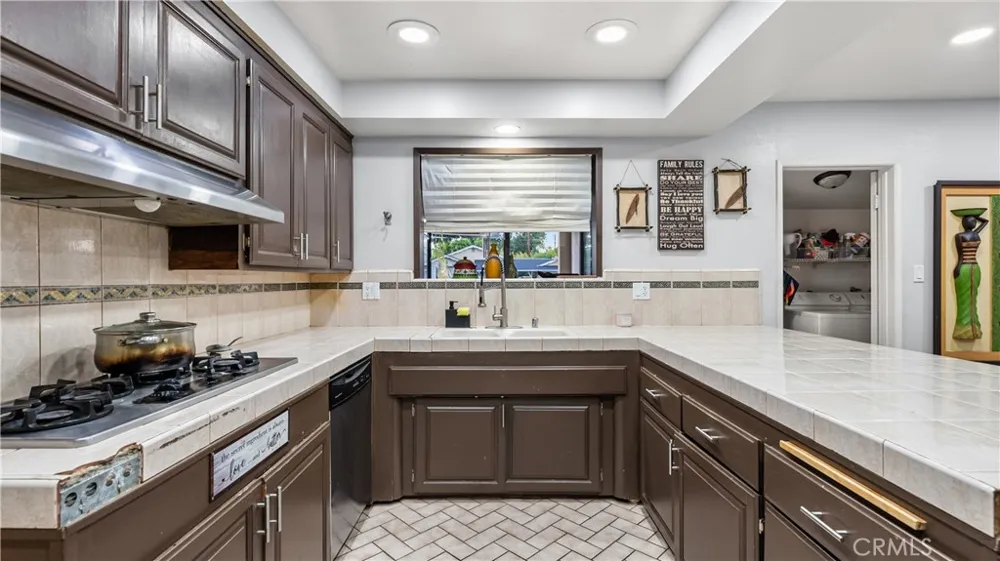 18600 Knapp Street Northridge, CA 91324