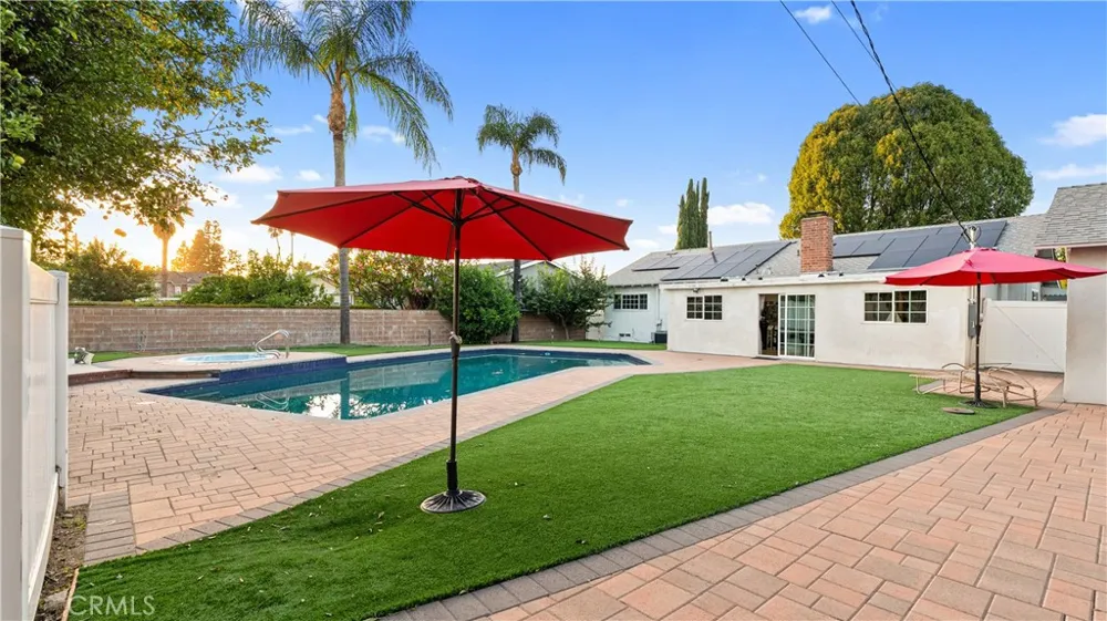 18600 Knapp Street Northridge, CA 91324