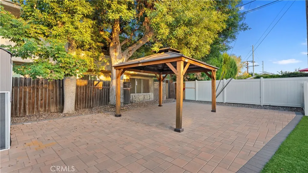 18600 Knapp Street Northridge, CA 91324