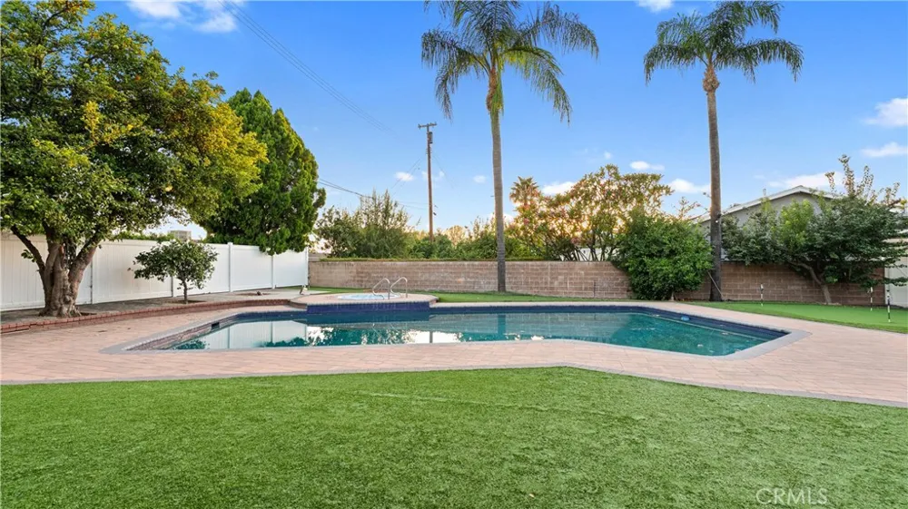 18600 Knapp Street Northridge, CA 91324