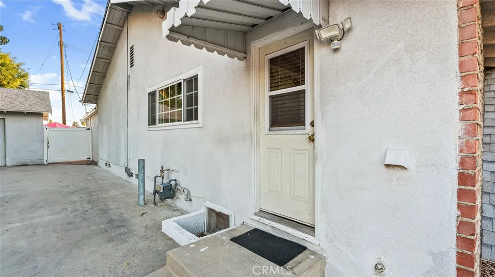 18600 Knapp Street Northridge, CA 91324