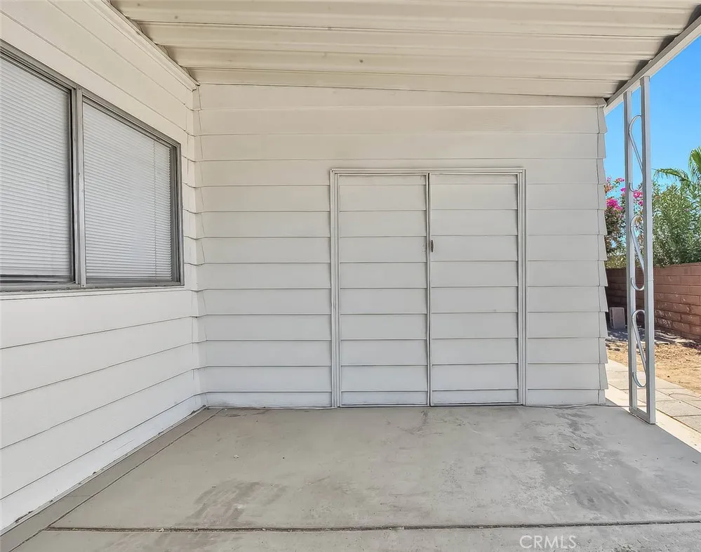 73951 Oak Springs Palm Desert, CA 92260