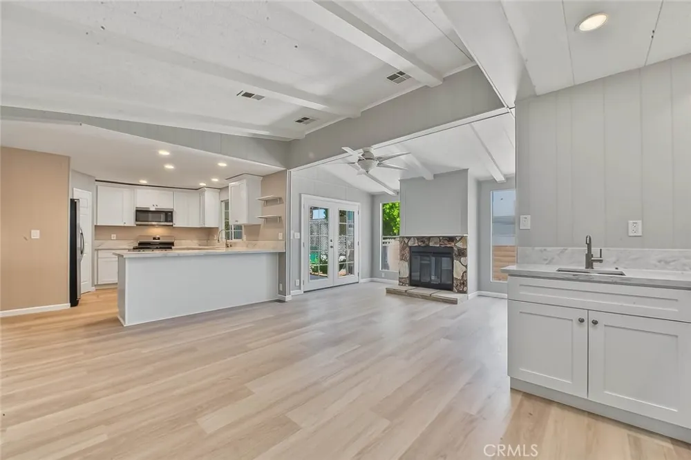 73951 Oak Springs Palm Desert, CA 92260
