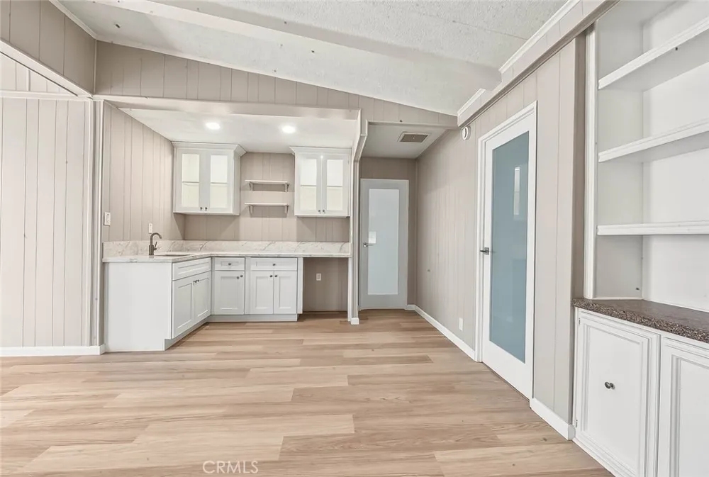 73951 Oak Springs Palm Desert, CA 92260