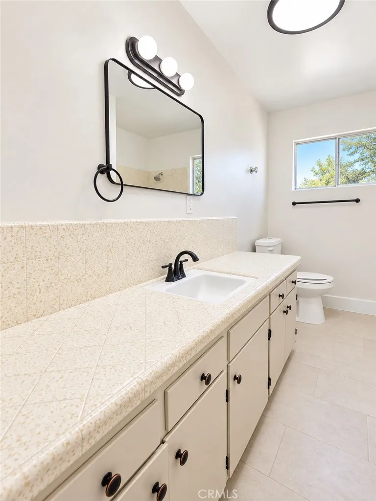 522 Garfield Avenue Taft, CA 93268