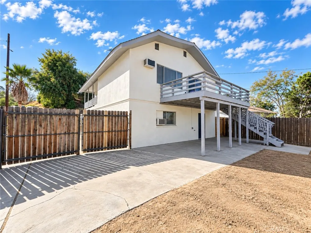 522 Garfield Avenue Taft, CA 93268
