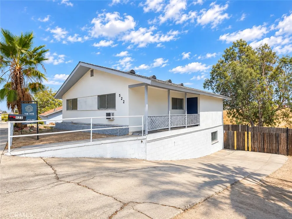522 Garfield Avenue Taft, CA 93268