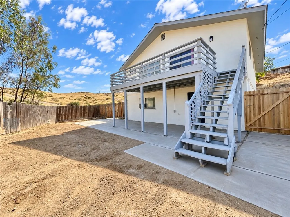 522 Garfield Avenue Taft, CA 93268