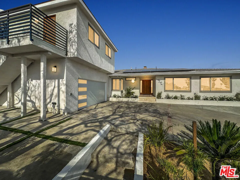 5810 S Halm Avenue Los Angeles, CA 90056