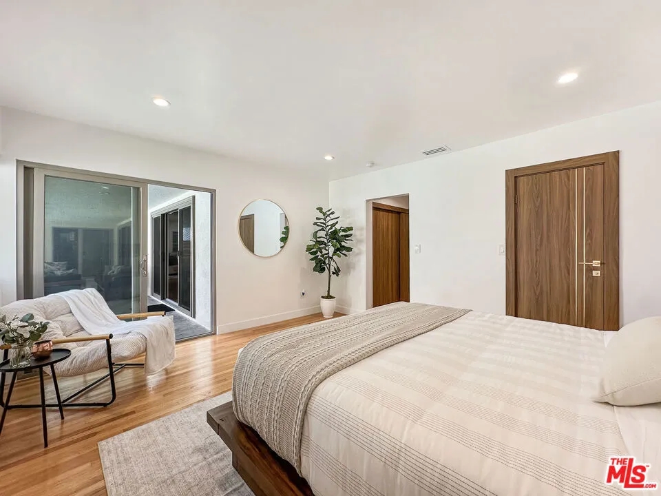 5810 S Halm Avenue Los Angeles, CA 90056