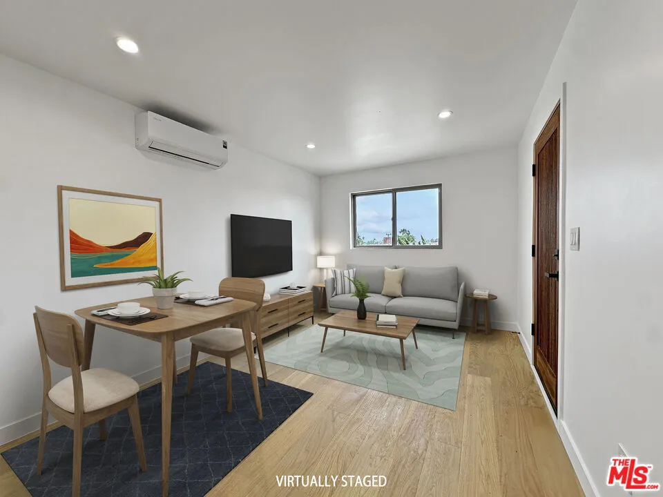 5810 S Halm Avenue Los Angeles, CA 90056