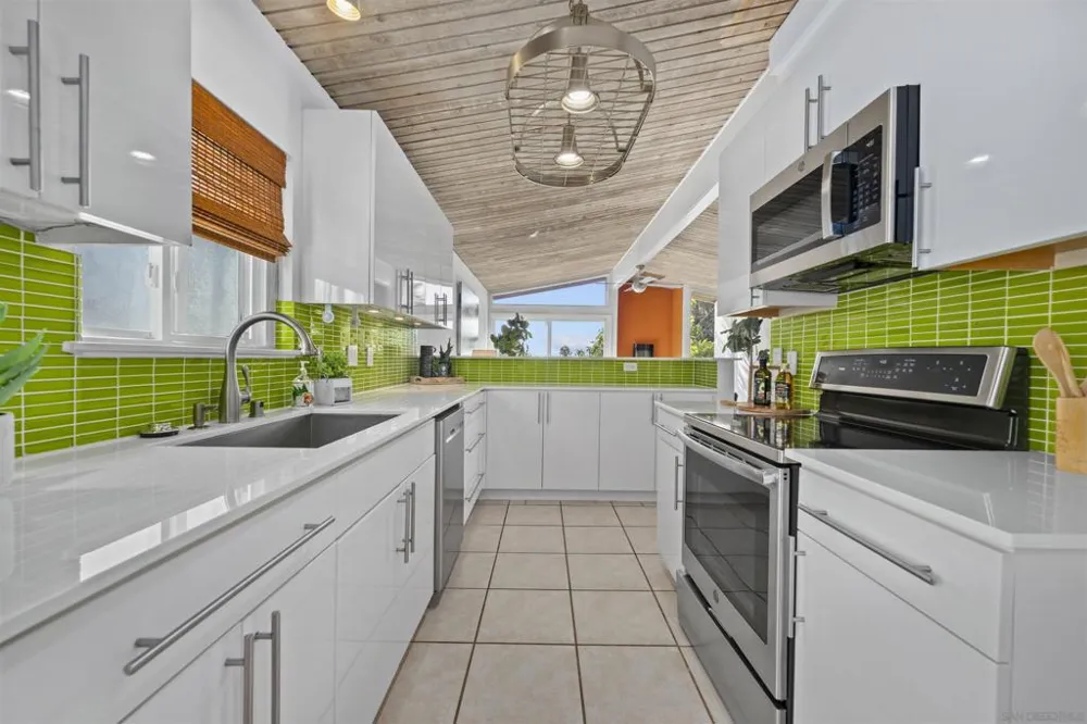 2885 McGraw St San Diego, CA 92117