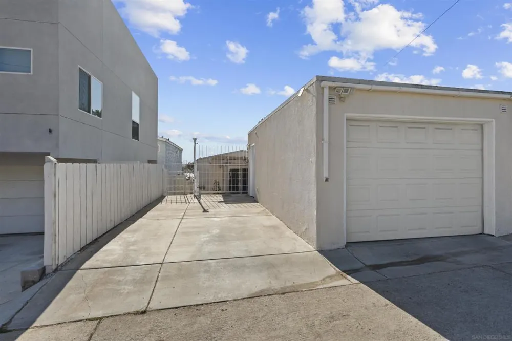 2885 McGraw St San Diego, CA 92117