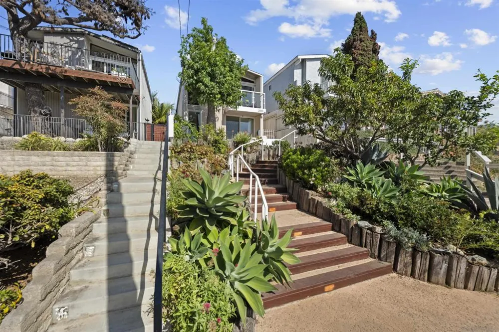 2885 McGraw St San Diego, CA 92117