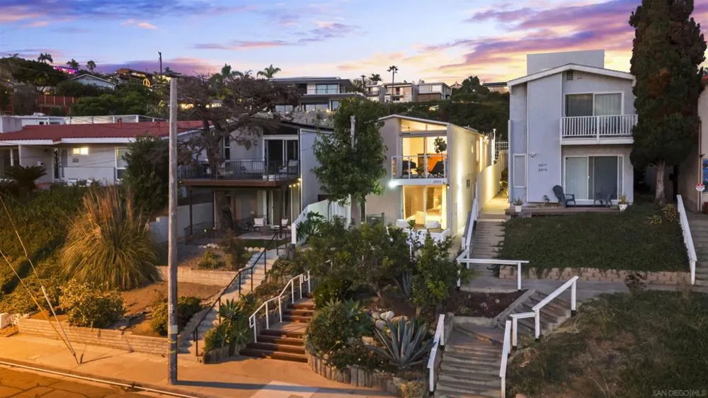2885 McGraw St San Diego, CA 92117