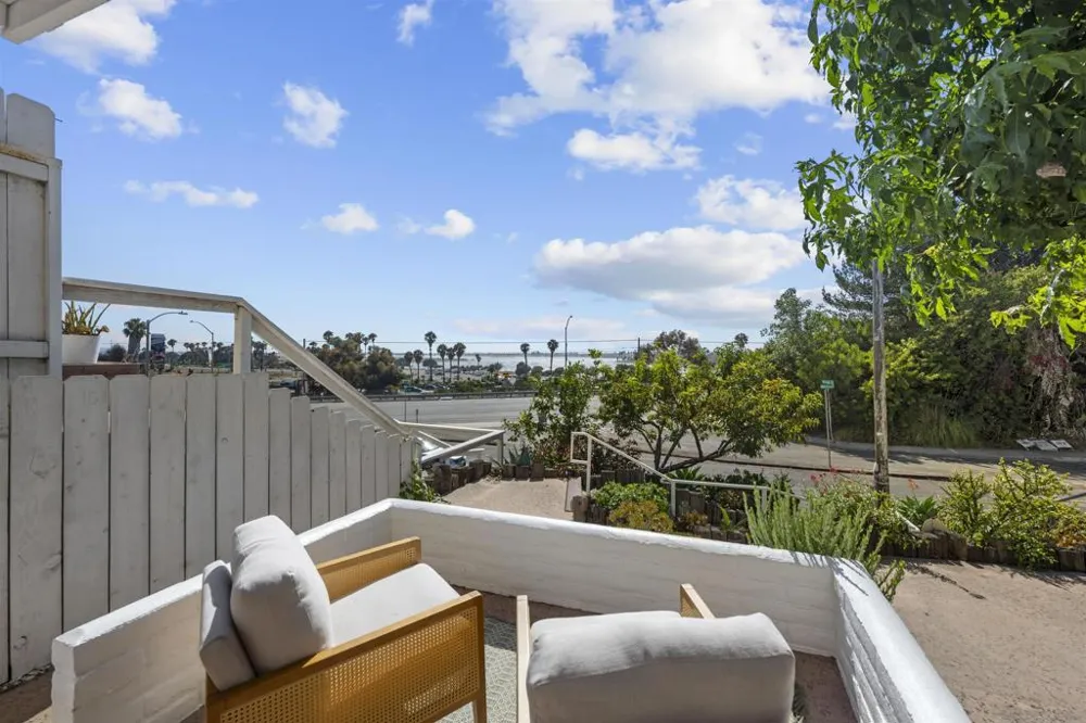 2885 McGraw St San Diego, CA 92117