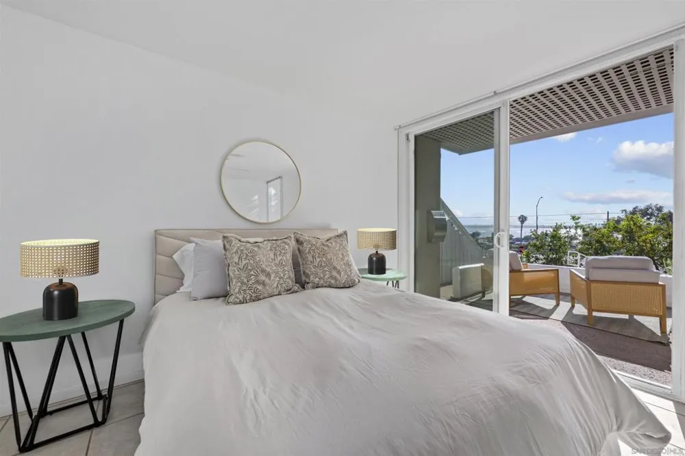 2885 McGraw St San Diego, CA 92117
