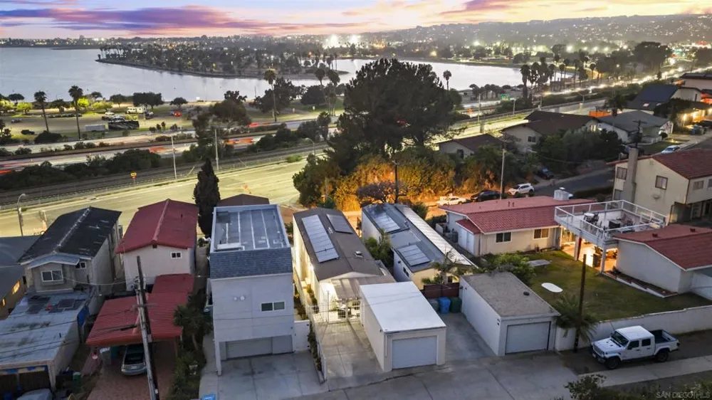 2885 McGraw St San Diego, CA 92117