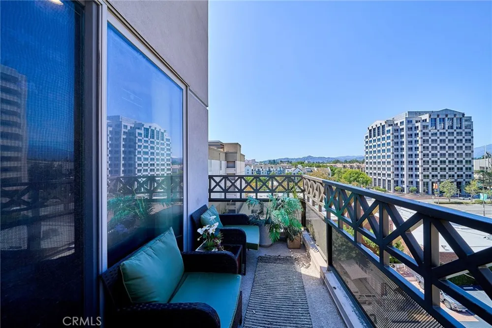 931 E Walnut #607 Pasadena, CA 91106