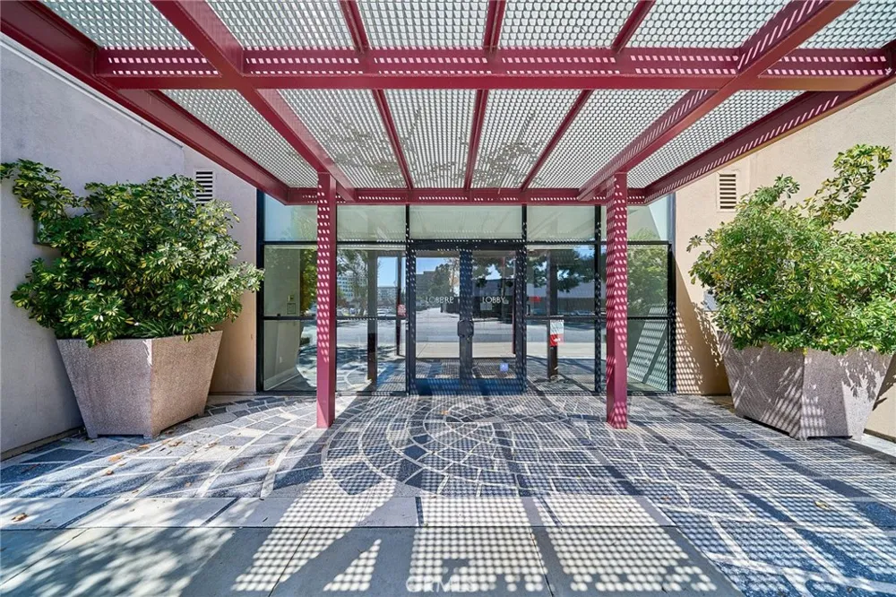 931 E Walnut #607 Pasadena, CA 91106