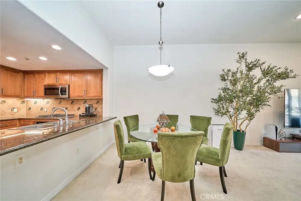 931 E Walnut #607 Pasadena, CA 91106