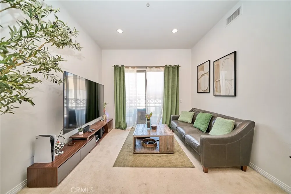 931 E Walnut #607 Pasadena, CA 91106