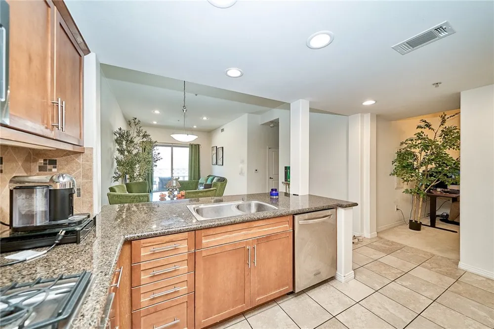 931 E Walnut #607 Pasadena, CA 91106