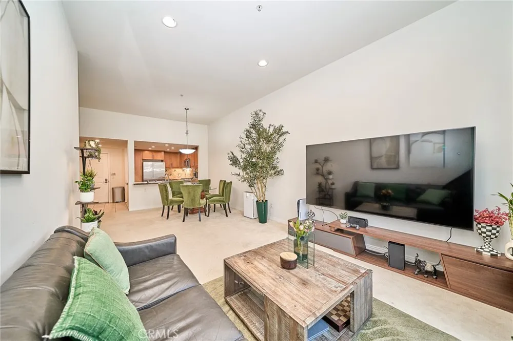 931 E Walnut #607 Pasadena, CA 91106