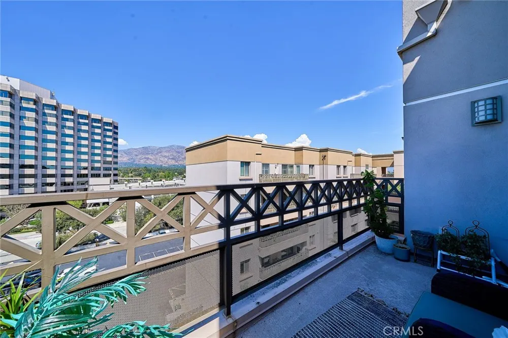 931 E Walnut #607 Pasadena, CA 91106