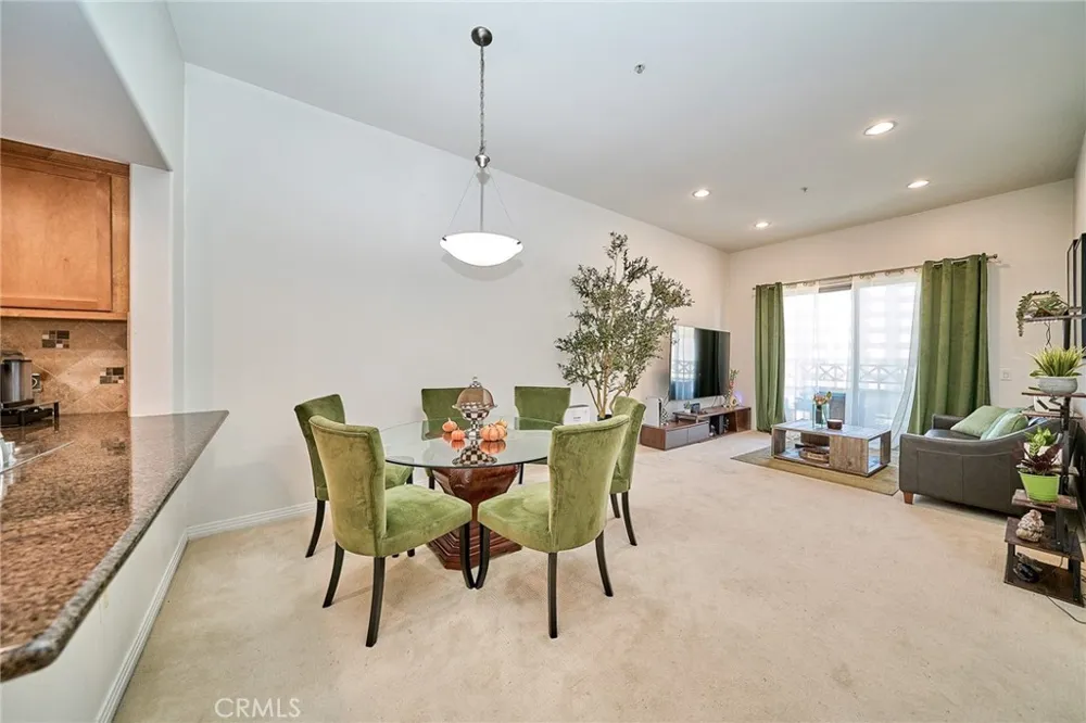 931 E Walnut #607 Pasadena, CA 91106