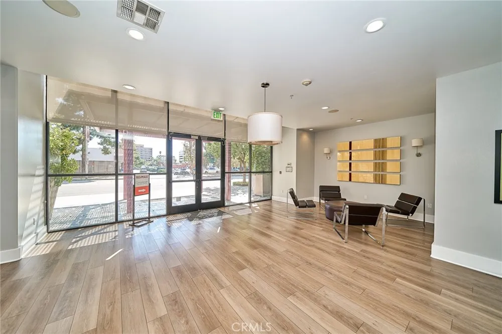 931 E Walnut #607 Pasadena, CA 91106