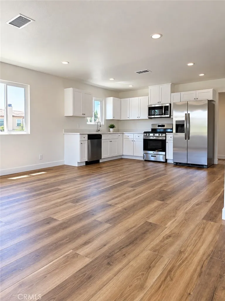1040 El Camino #B Costa Mesa, CA 92626