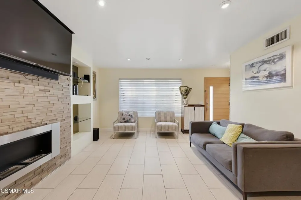 17814 Blackbrush Drive Canyon Country, CA 91387