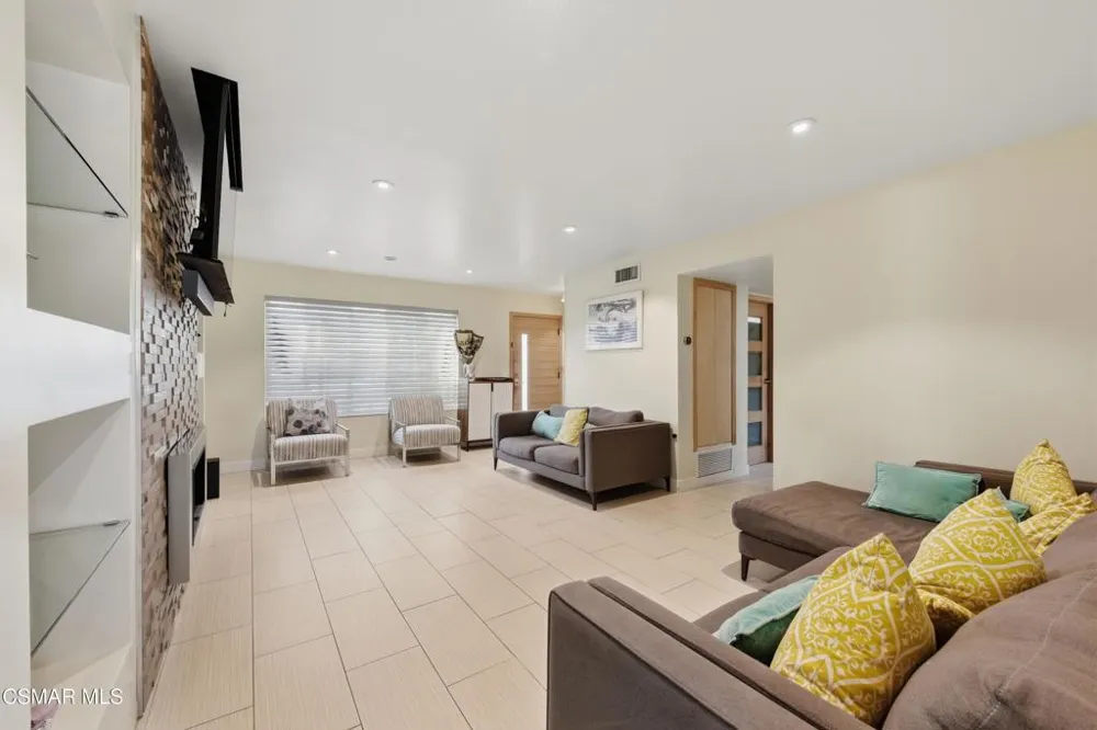 17814 Blackbrush Drive Canyon Country, CA 91387