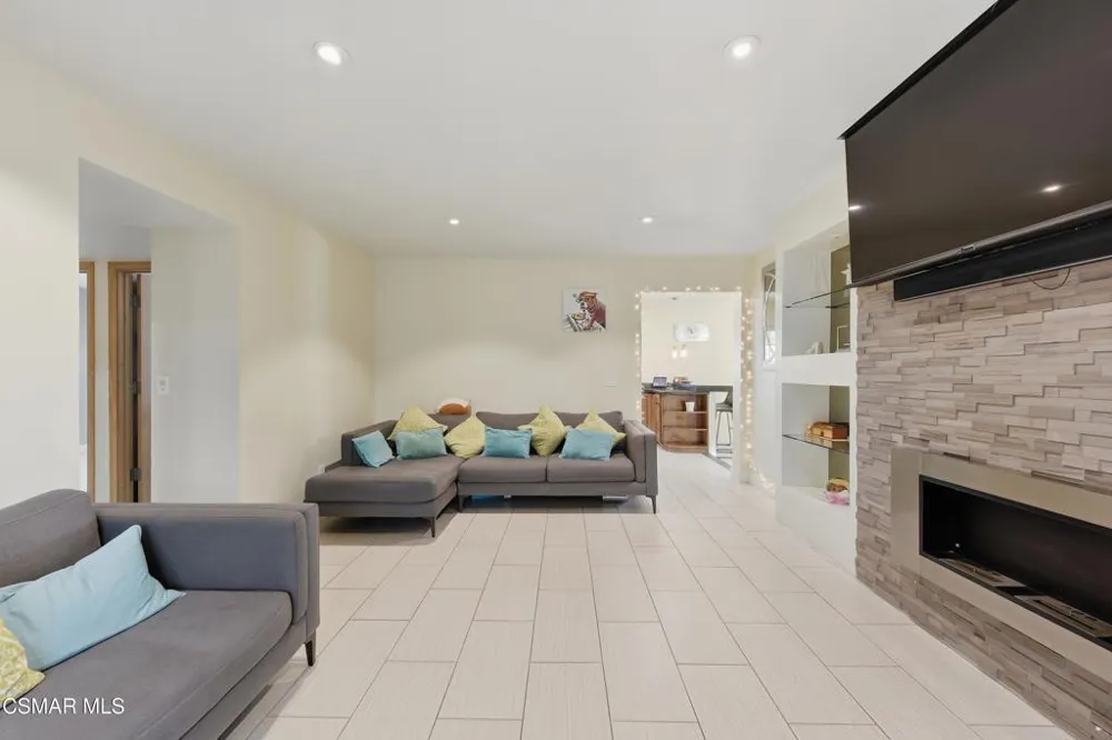 17814 Blackbrush Drive Canyon Country, CA 91387