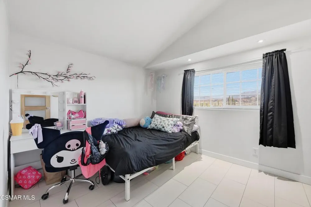 17814 Blackbrush Drive Canyon Country, CA 91387