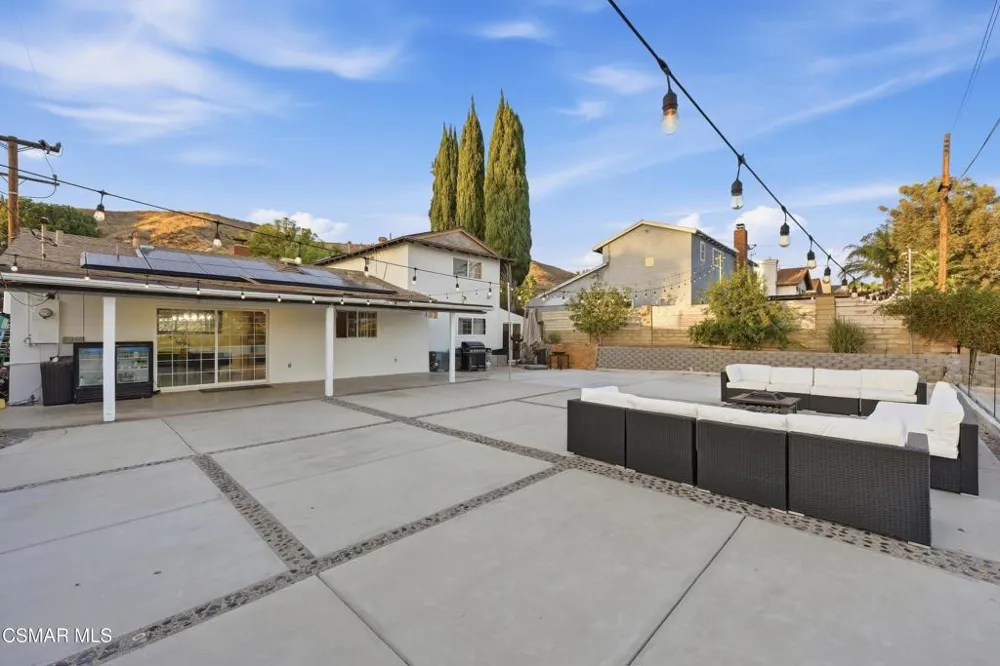 17814 Blackbrush Drive Canyon Country, CA 91387