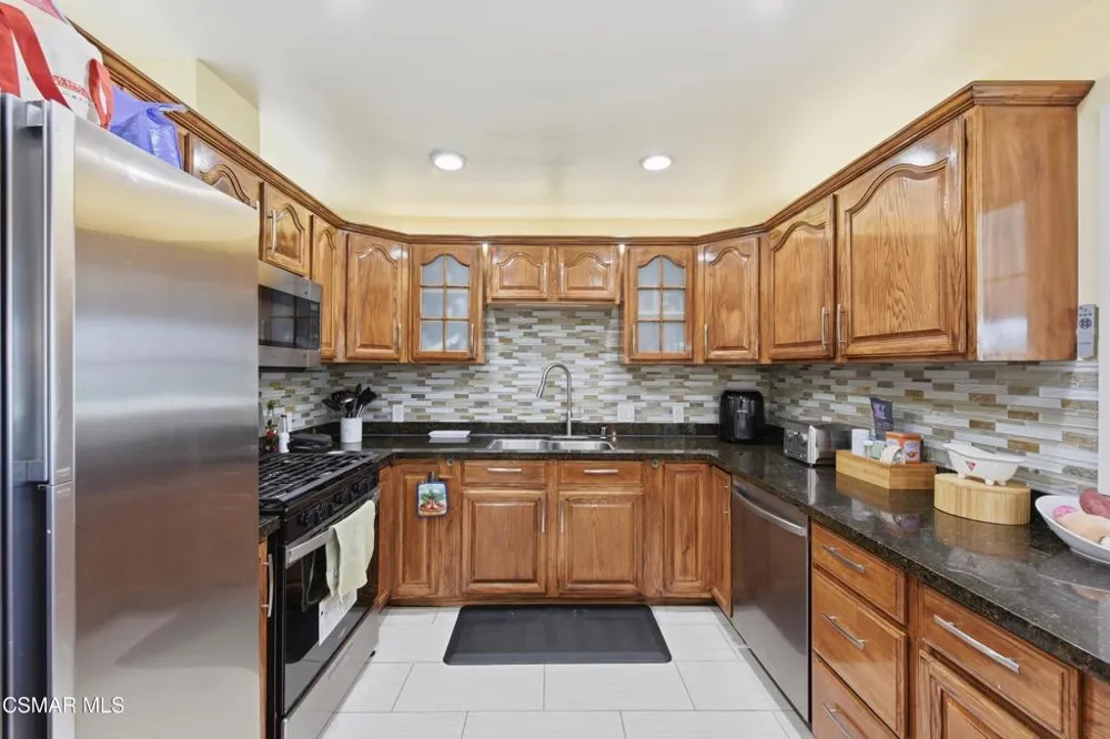 17814 Blackbrush Drive Canyon Country, CA 91387