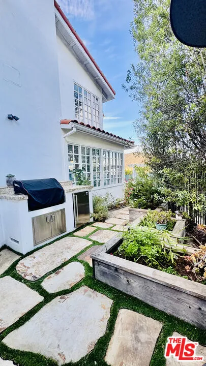1423 Floresta Place Los Angeles, CA 90272