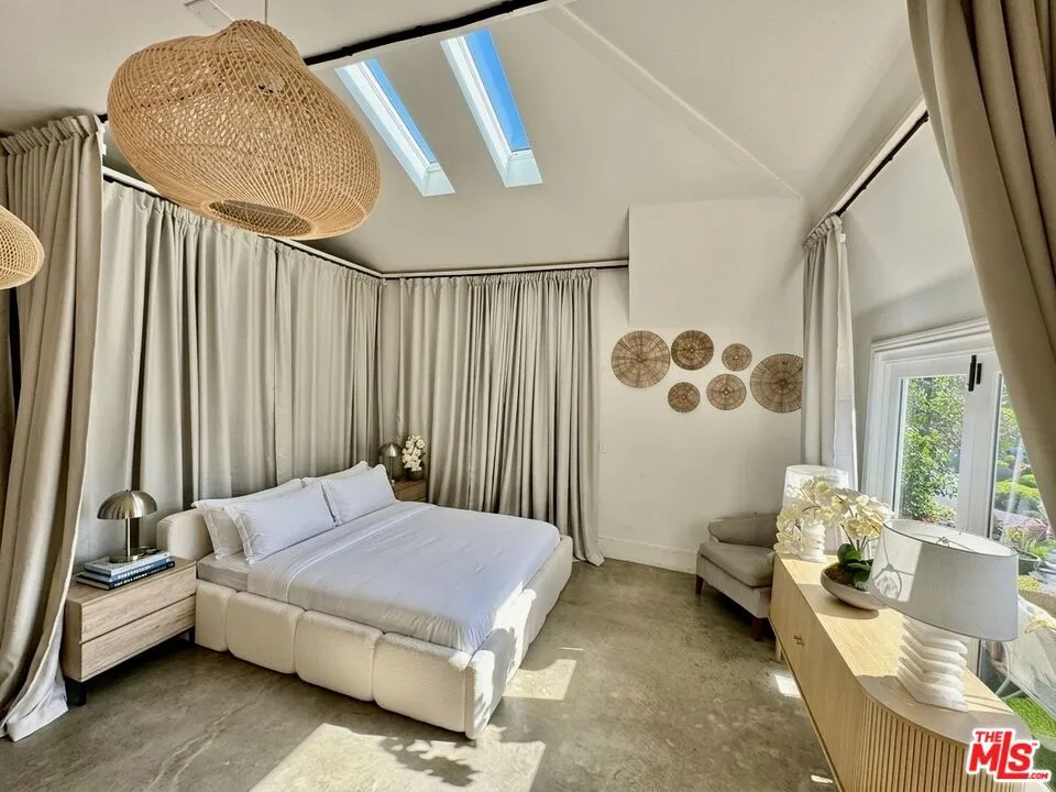1423 Floresta Place Los Angeles, CA 90272