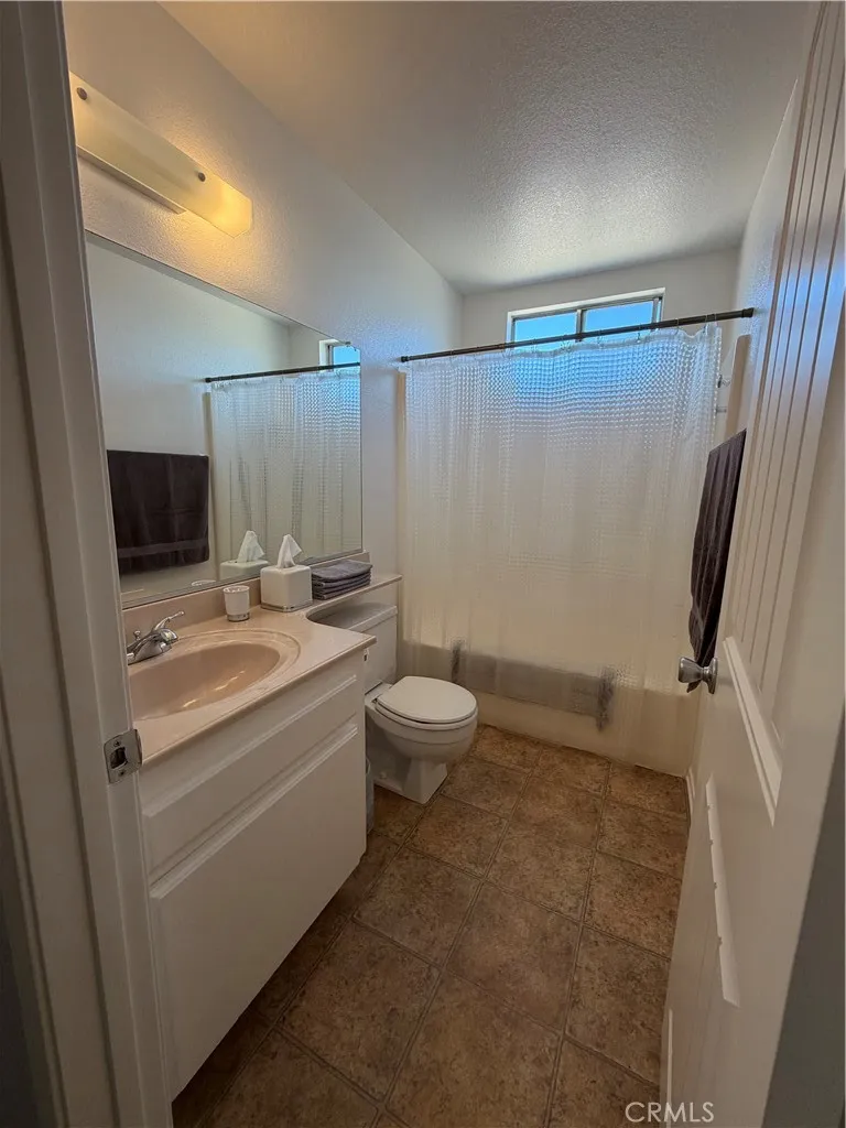 7774 Bangor Avenue Hesperia, CA 92345