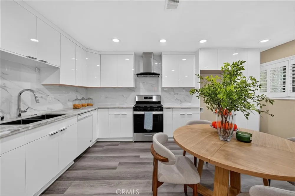 13930 Parkway Garden Grove, CA 92843